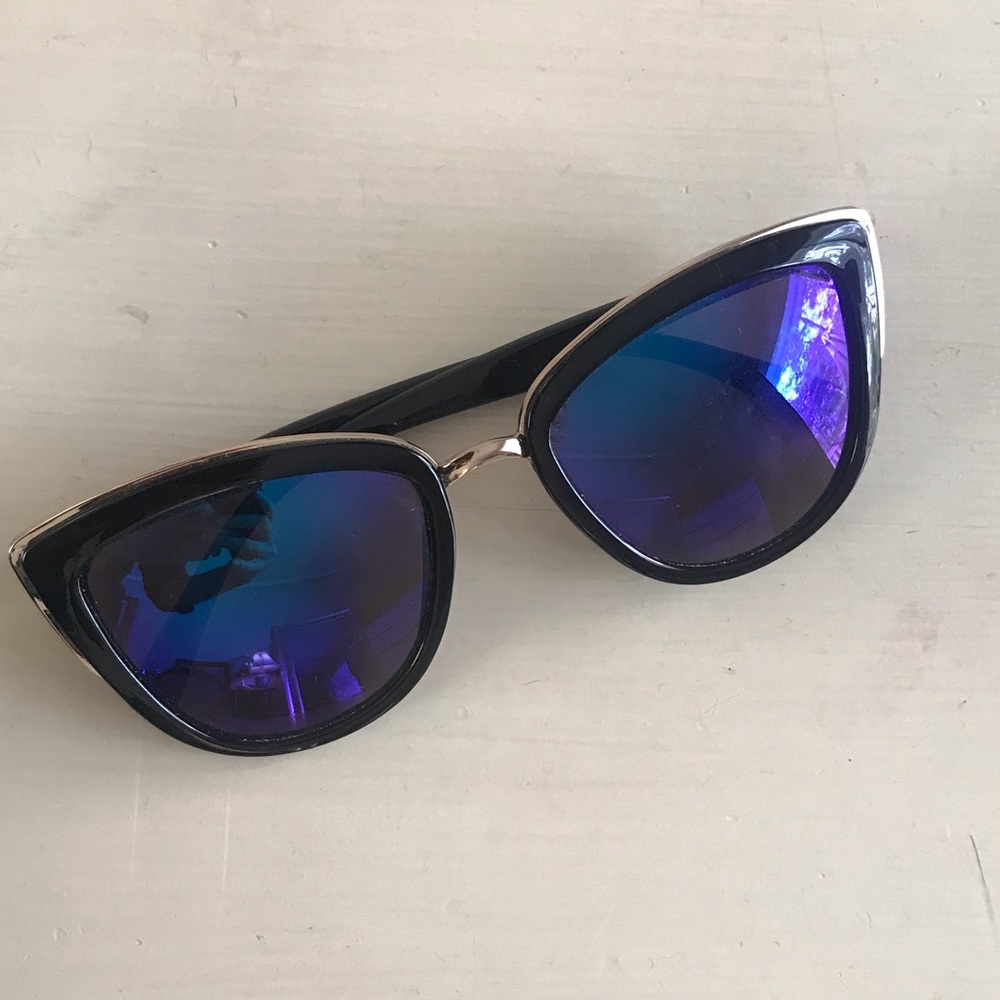 LuLu’s Oversized Cateye Sunglasses